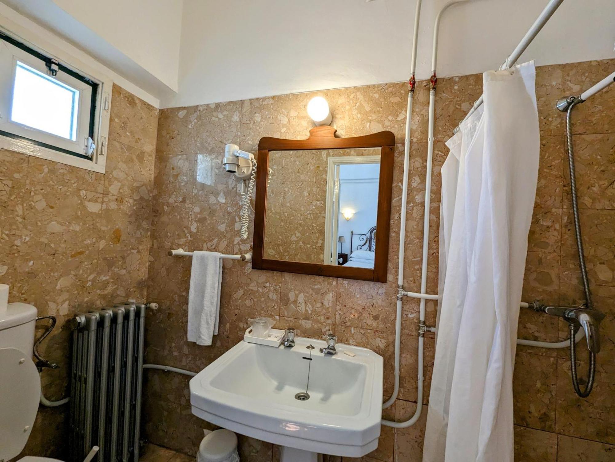 Hotel Solar De Monfalim Евора Стая снимка